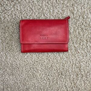 Fossil Women's Trifold Snap Flap Red Pebble Leather Stitching Zip Coin